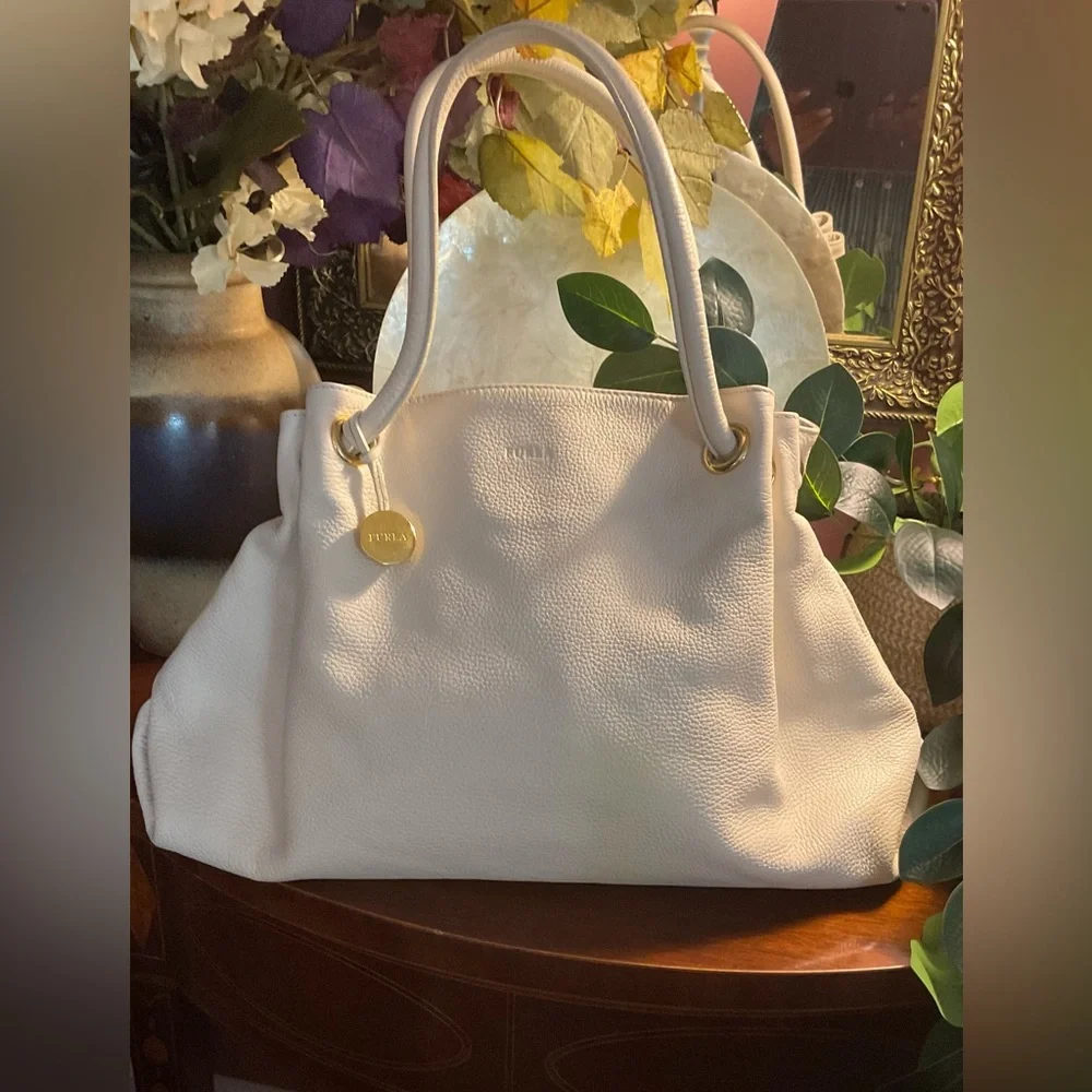 GUC Furla Cream Shoulder Bag - Picture 1 of 15